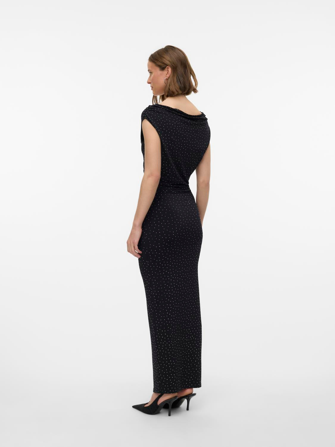 model_shot-back